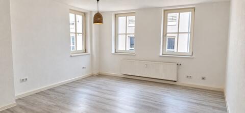 2-Zimmer-Wohnung in historischem Mehrfamilienhaus