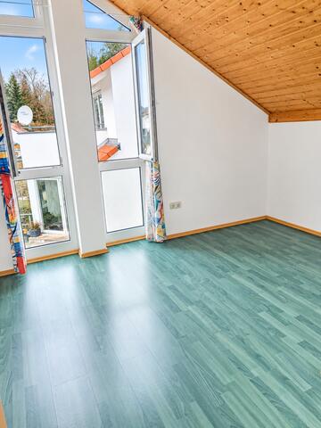3-Zimmer-Dachgeschosswohnung mit Balkon in Iselshausen