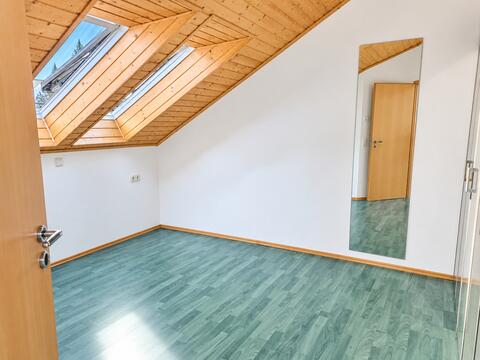 3-Zimmer-Dachgeschosswohnung mit Balkon in Iselshausen