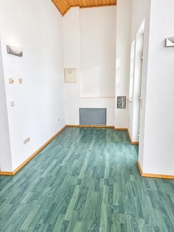 3-Zimmer-Dachgeschosswohnung mit Balkon in Iselshausen