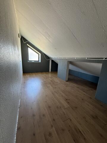 Gemütliche 2-Zimmer-Dachgeschosswohnung mit Balkon