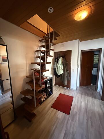 Charmante Dachgeschosswohnung mit Ausbaupotential