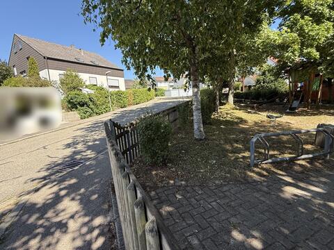Charmante Dachgeschosswohnung mit Ausbaupotential