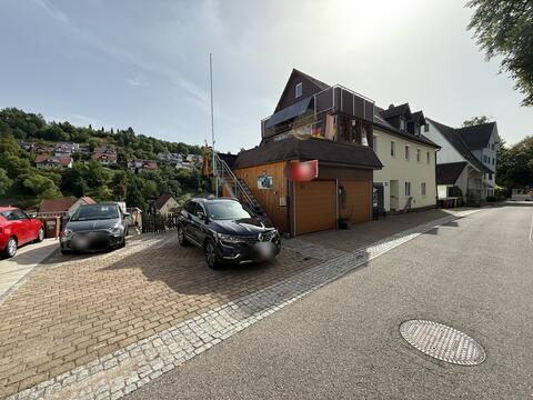 Großzügiges Mehrfamilienhaus mit Entwicklungspotenzial