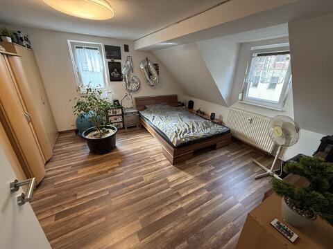 Großzügiges Mehrfamilienhaus mit Entwicklungspotenzial