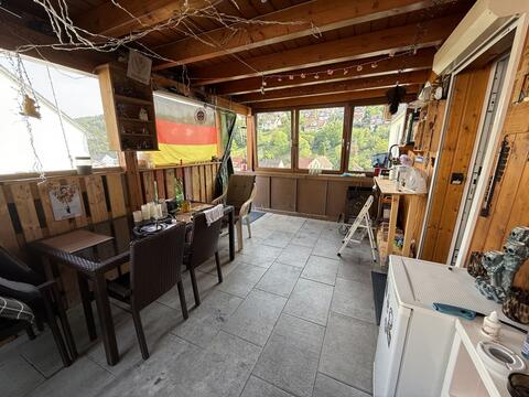 Großzügiges Mehrfamilienhaus mit Entwicklungspotenzial