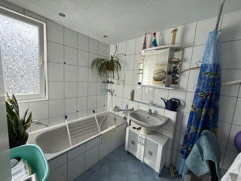 Großzügiges Mehrfamilienhaus mit Entwicklungspotenzial