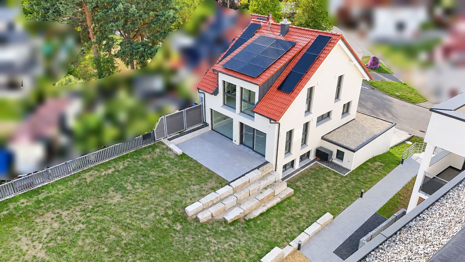 Haus Dachansicht mit Garten